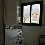Dos Dormitorios, Con Vista Al Mar Y A Pocos Pasos De La Playa *