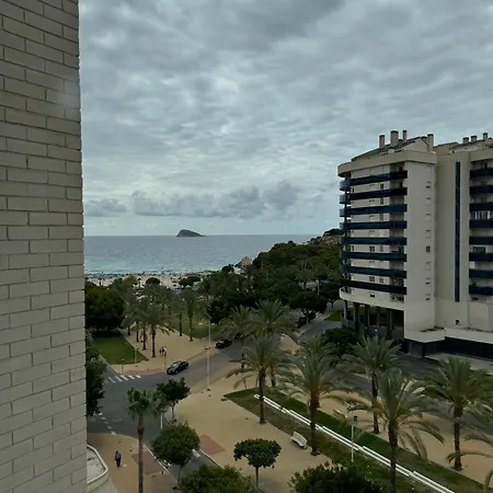 Dos Dormitorios, Con Vista Al Mar Y A Pocos Pasos De La Playa Appartamento *